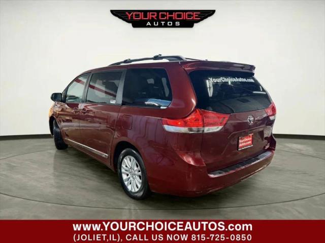 2013 Toyota Sienna XLE V6 8 Passenger