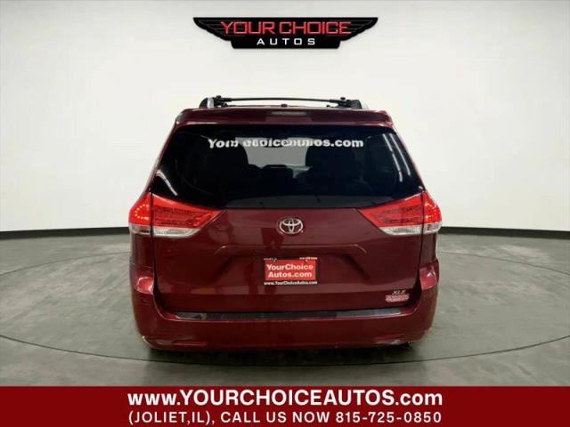 2013 Toyota Sienna XLE V6 8 Passenger