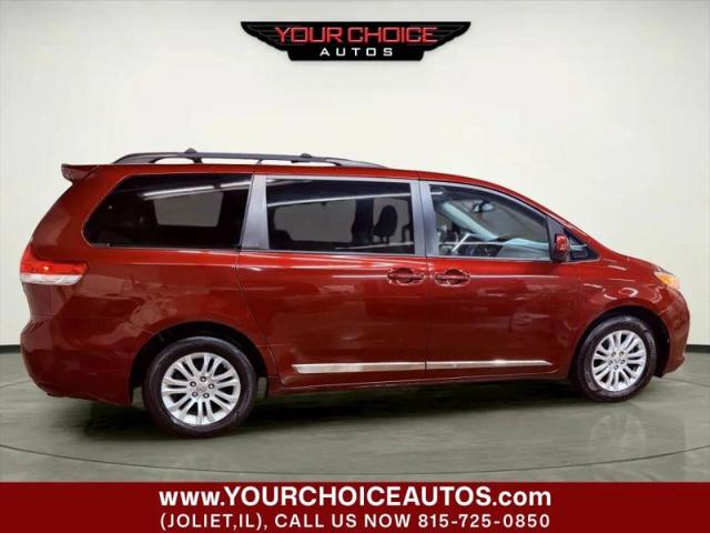 2013 Toyota Sienna XLE V6 8 Passenger
