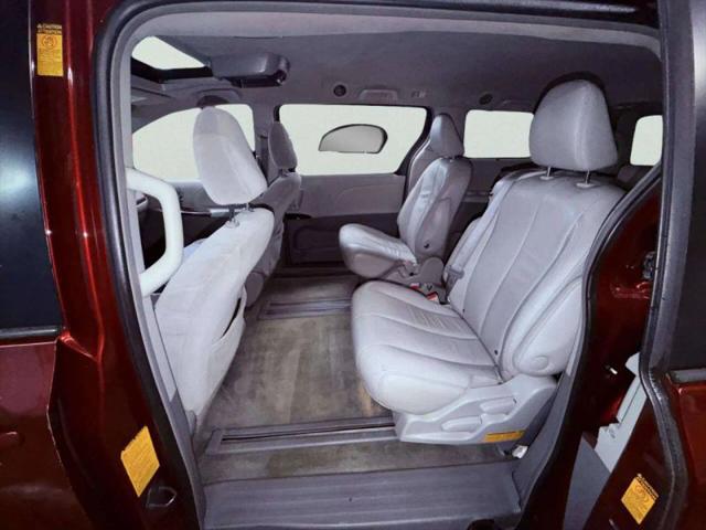 2013 Toyota Sienna XLE V6 8 Passenger