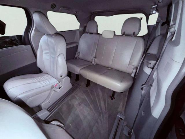 2013 Toyota Sienna XLE V6 8 Passenger