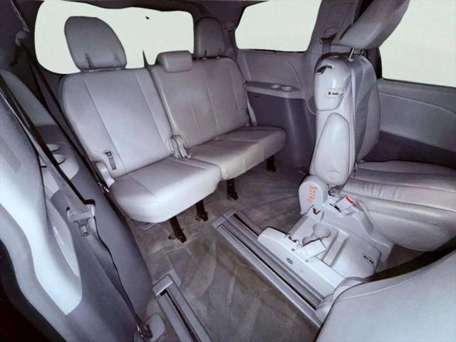 2013 Toyota Sienna XLE V6 8 Passenger