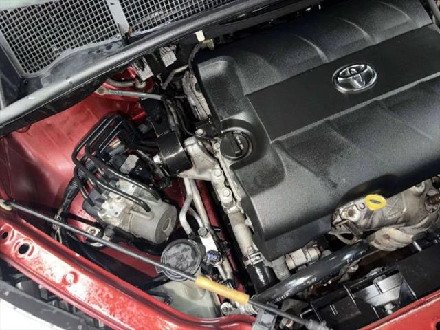 2013 Toyota Sienna XLE V6 8 Passenger