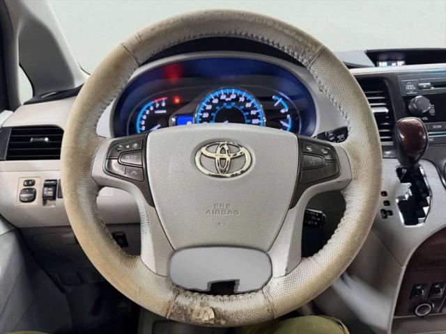 2013 Toyota Sienna XLE V6 8 Passenger