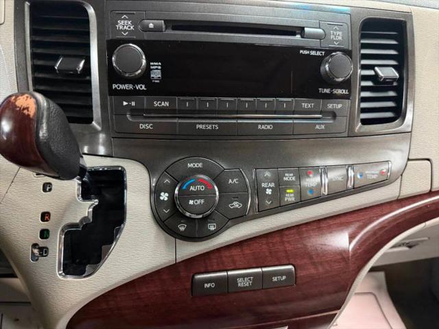2013 Toyota Sienna XLE V6 8 Passenger