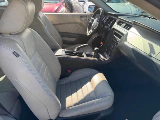 2011 Ford Mustang V6 Premium