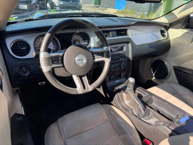 2011 Ford Mustang V6 Premium