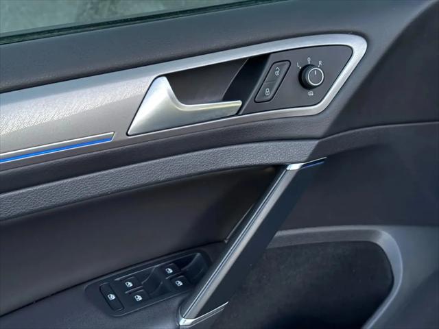 2016 Volkswagen e-Golf SEL Premium