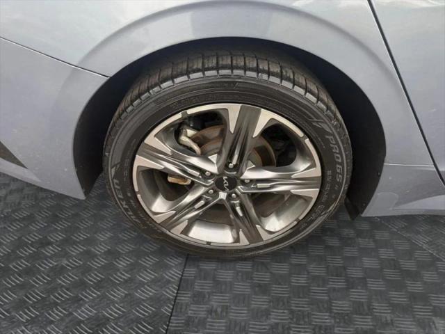 2022 Kia K5 EX