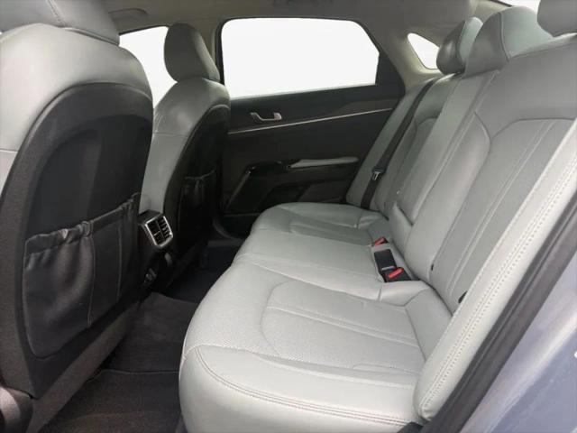 2022 Kia K5 EX