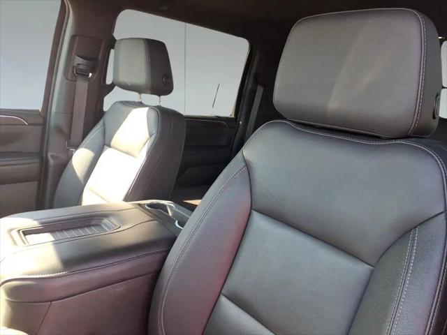 2024 Chevrolet Suburban 4WD LT