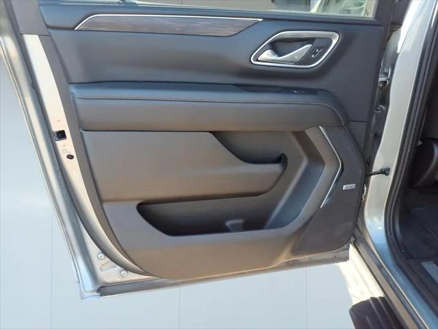 2024 Chevrolet Suburban 4WD LT