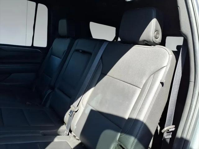 2024 Chevrolet Suburban 4WD LT