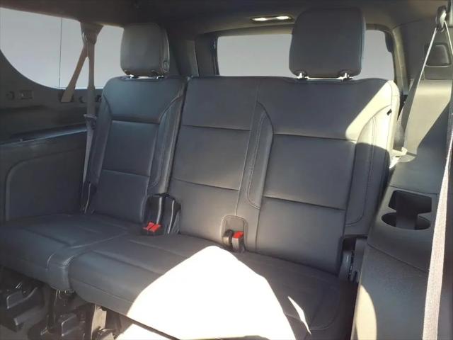 2024 Chevrolet Suburban 4WD LT