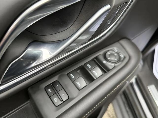 2023 GMC Yukon 4WD SLT