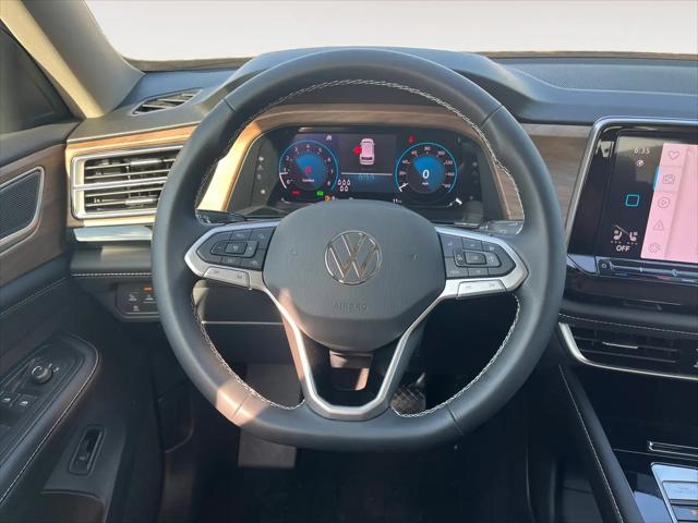 2026 Volkswagen Atlas SE with Technology
