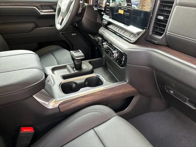2026 GMC Sierra 1500 Crew Cab, Short Bed, SLT, 4WD