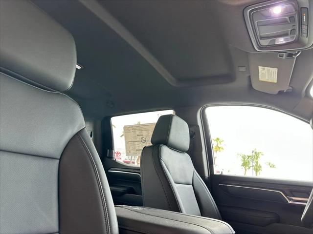 2026 GMC Sierra 1500 Crew Cab, Short Bed, SLT, 4WD