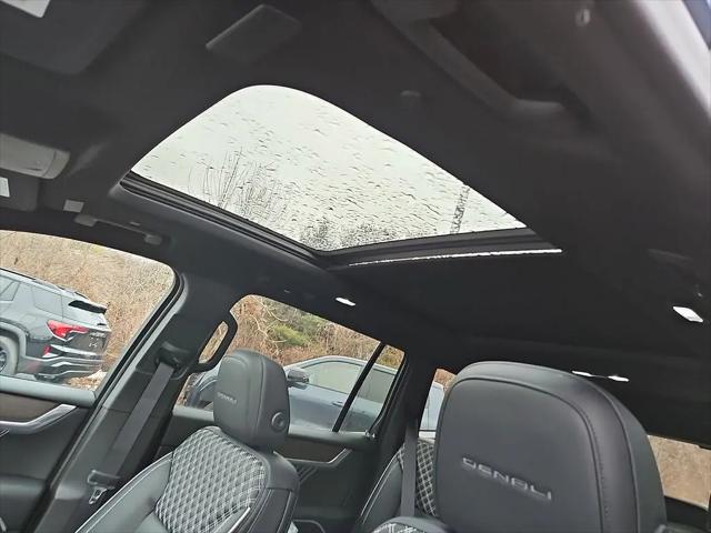 2026 GMC Acadia Denali AWD