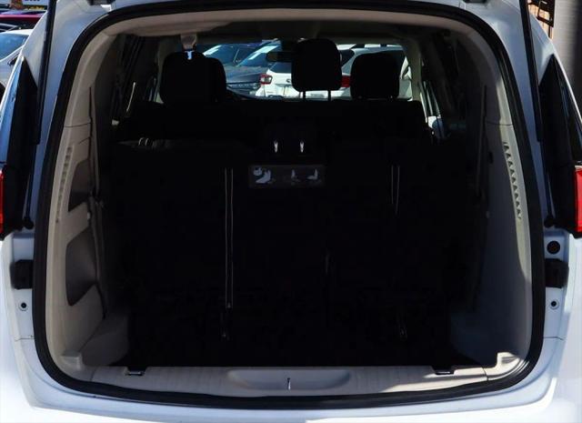 2020 Chrysler Voyager L