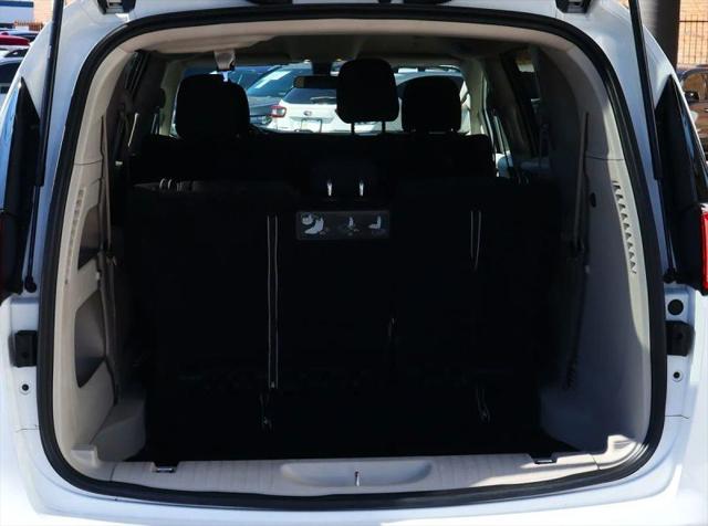 2020 Chrysler Voyager L
