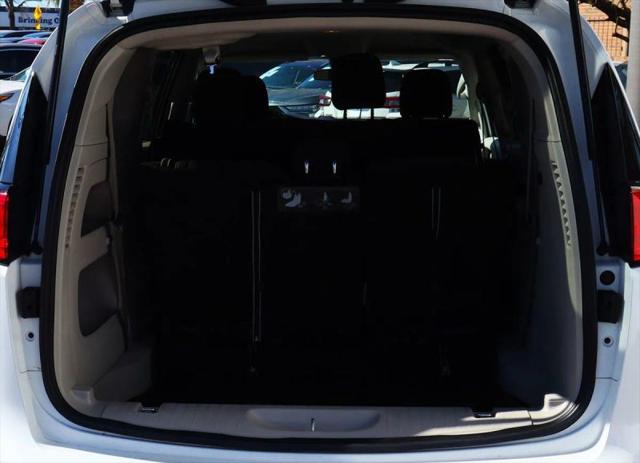2020 Chrysler Voyager L