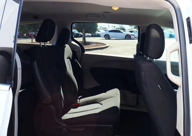 2020 Chrysler Voyager L