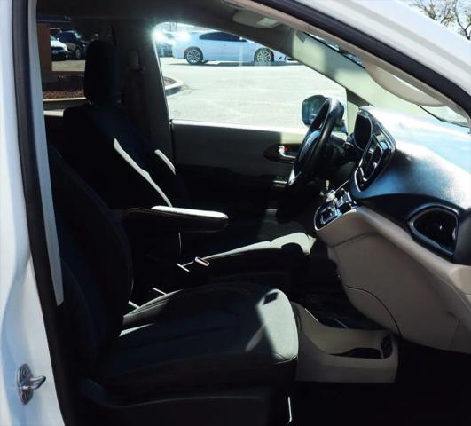 2020 Chrysler Voyager L