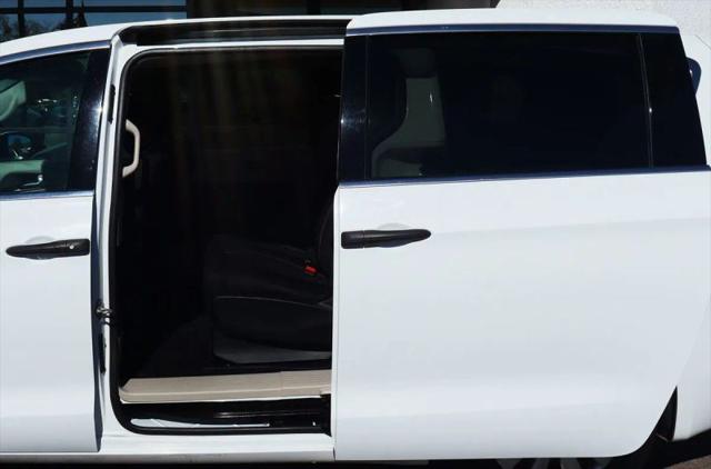 2020 Chrysler Voyager L