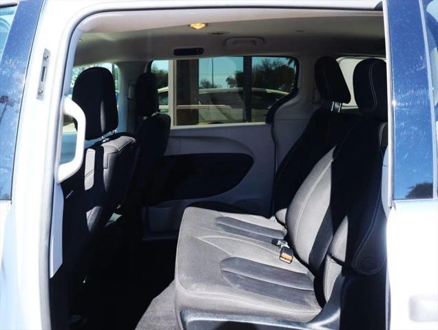 2020 Chrysler Voyager L