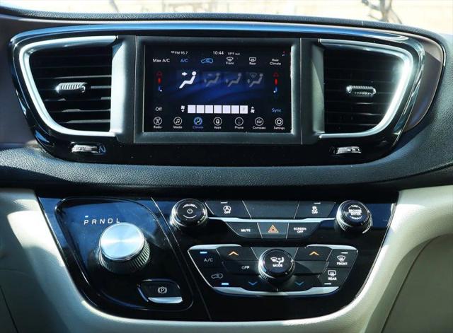 2020 Chrysler Voyager L