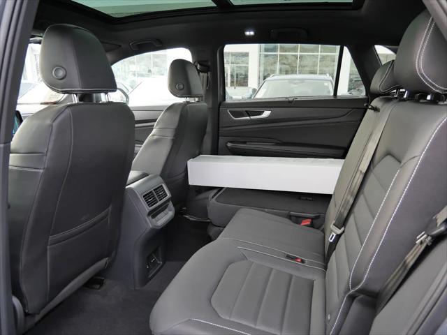 2026 Volkswagen Atlas Cross Sport SEL R-Line Black