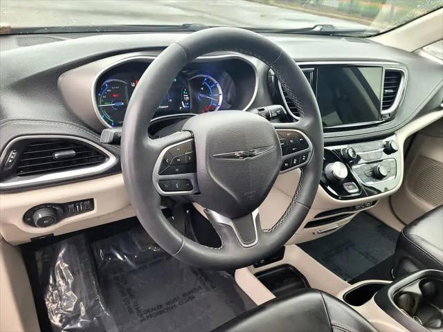2023 Chrysler Pacifica Hybrid Touring L