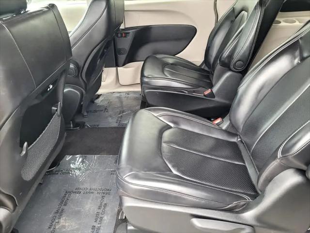 2023 Chrysler Pacifica Hybrid Touring L