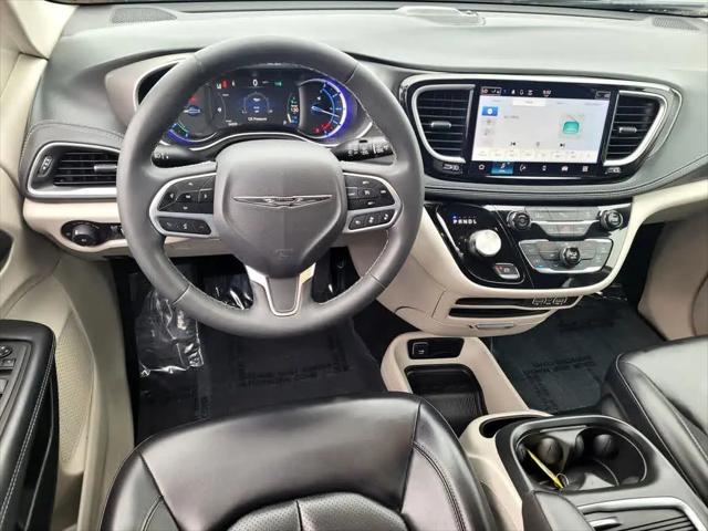 2023 Chrysler Pacifica Hybrid Touring L