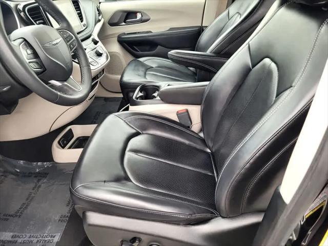 2023 Chrysler Pacifica Hybrid Touring L