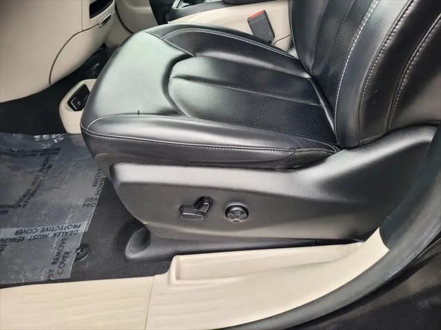 2023 Chrysler Pacifica Hybrid Touring L