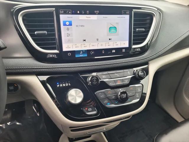 2023 Chrysler Pacifica Hybrid Touring L