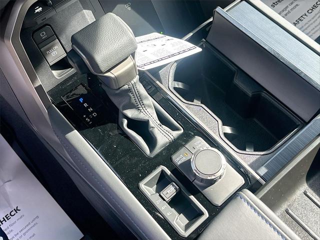 2026 Toyota Tundra Platinum Hybrid CrewMax 5.5' Bed