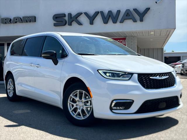 2026 Chrysler Pacifica Select for sale in Ponca City, OK