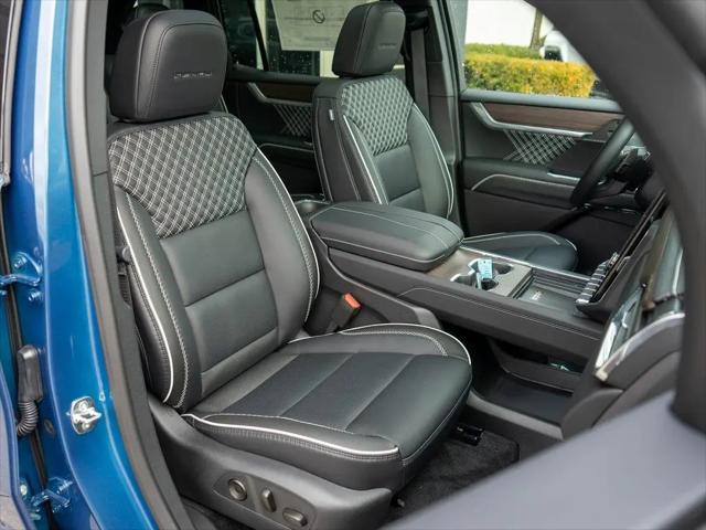 2026 GMC Acadia Denali AWD