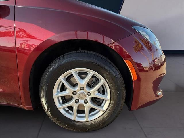 2020 Chrysler Voyager LXI