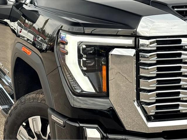 2026 GMC Sierra 2500HD Crew Cab, Standard Bed, Denali, 4WD