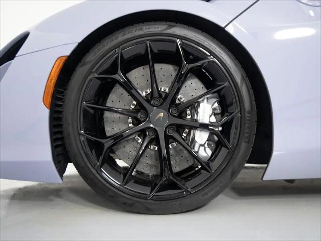2025 McLaren Artura Standard