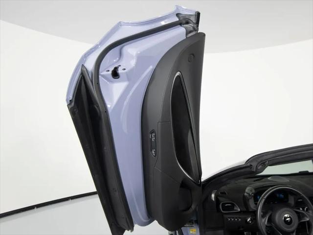 2025 McLaren Artura Standard
