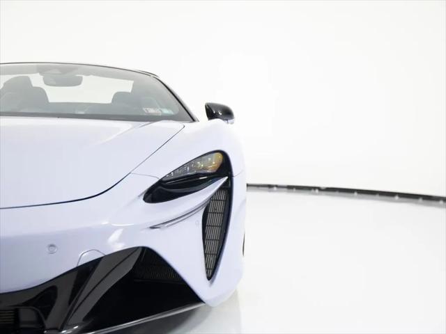 2025 McLaren Artura Standard