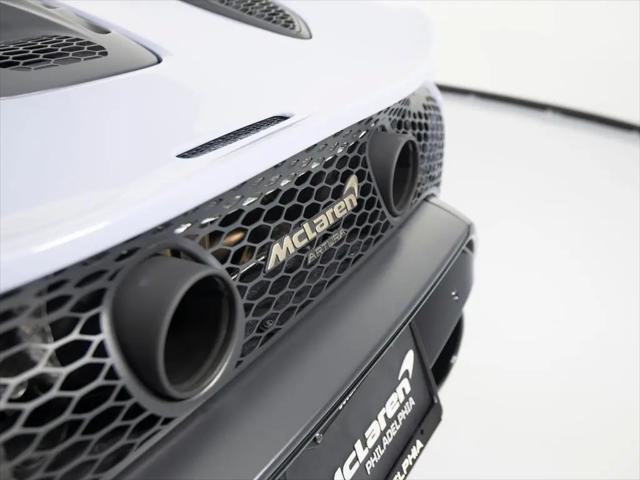 2025 McLaren Artura Standard