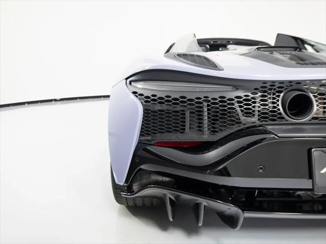 2025 McLaren Artura Standard