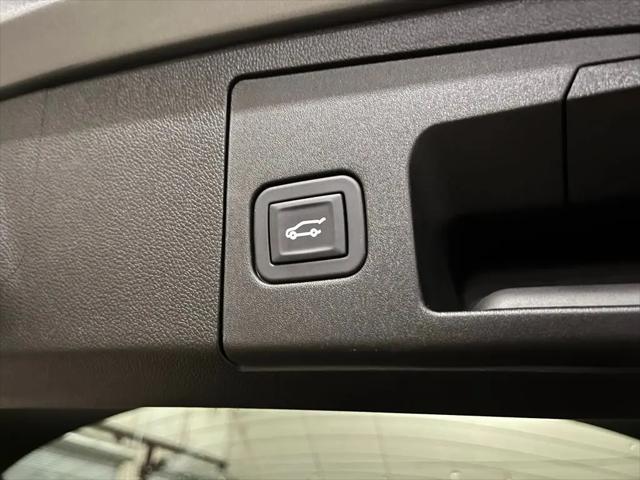 2024 Cadillac XT4 AWD Premium Luxury