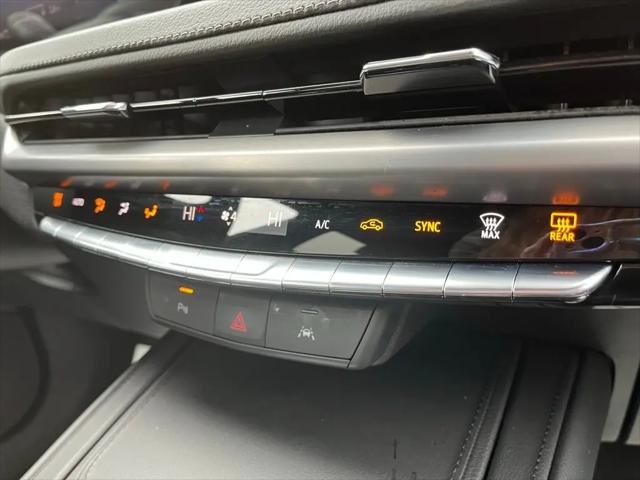 2024 Cadillac XT4 AWD Premium Luxury